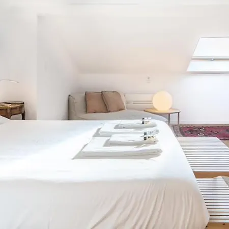 アパート Alarco - Alfama River Loft - 55753 Al リスボン